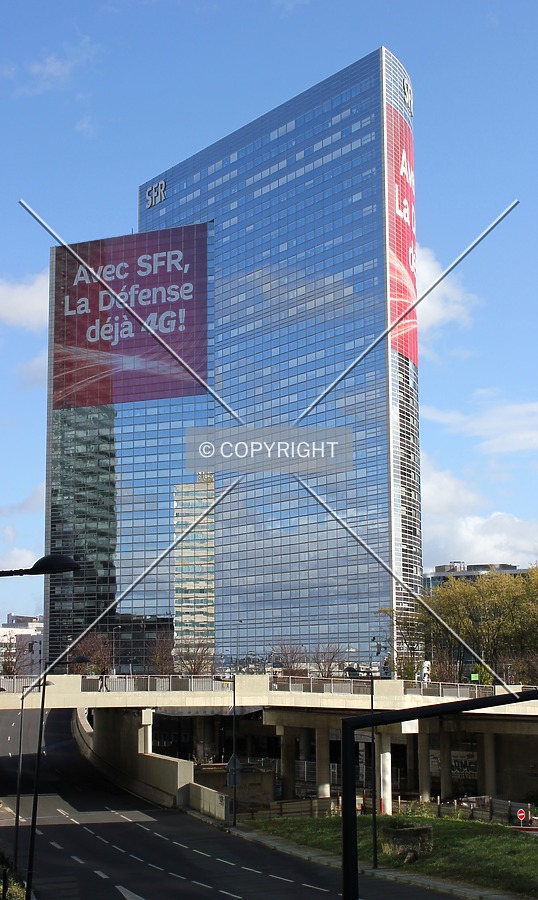 Tour Esplanade by Florian Barbier