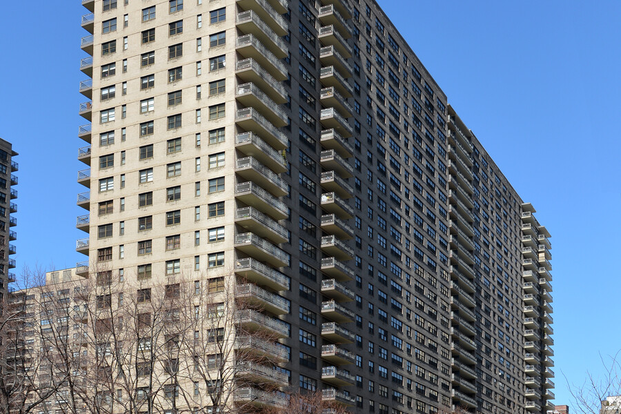 Lincoln Towers Apartments VIII