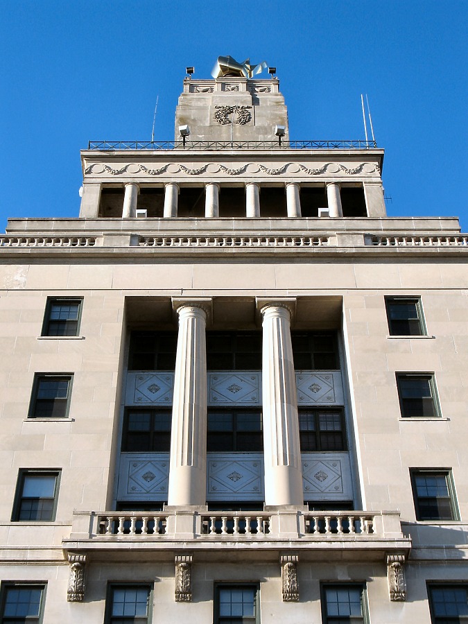Veterans Memorial Building by James Peacock