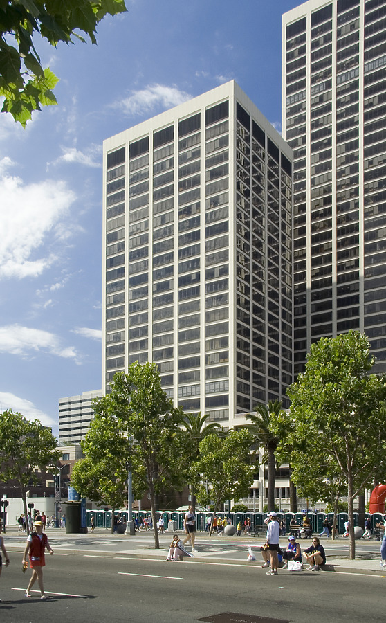 One Market Plaza, Steuart Tower by Pavel Toczynski