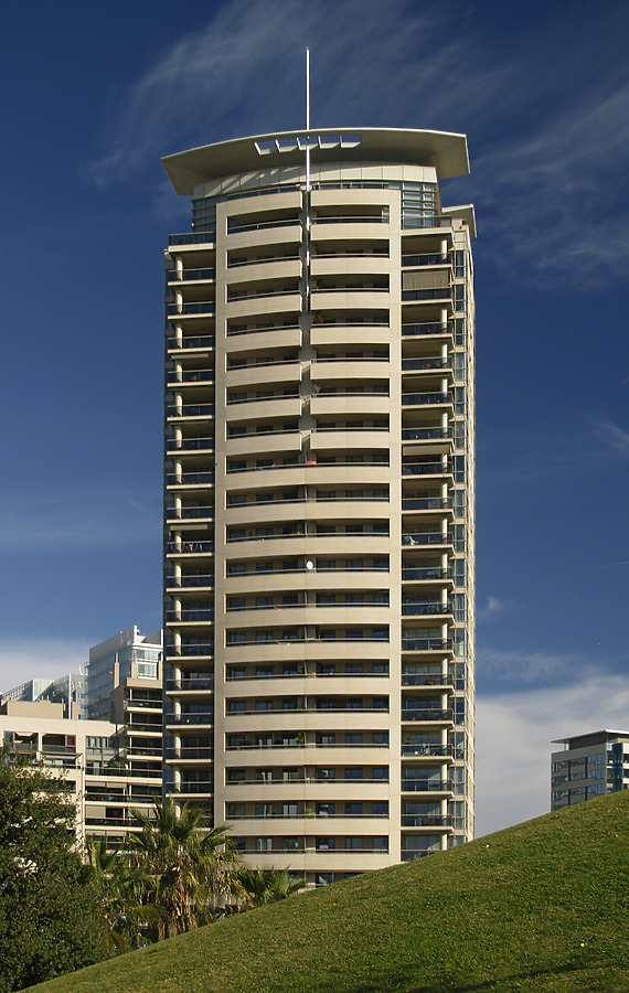 Illa del Llac 2 by Cesar Serrano