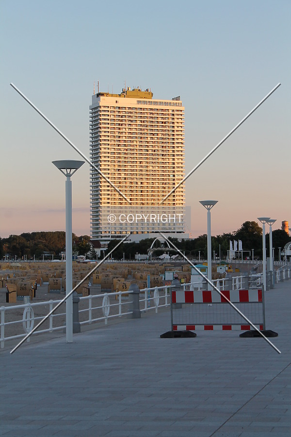 Hotel Maritim by Nephilim
