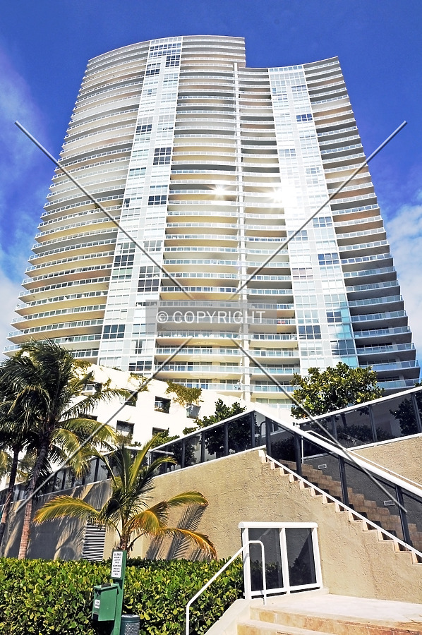 ICON at South Beach by Jorge Molina