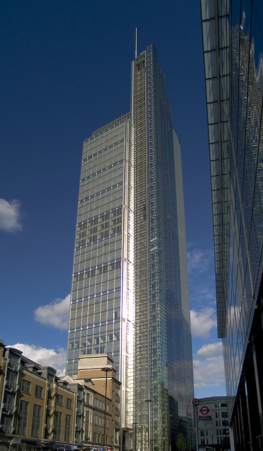 Heron Tower by Cesar Serrano