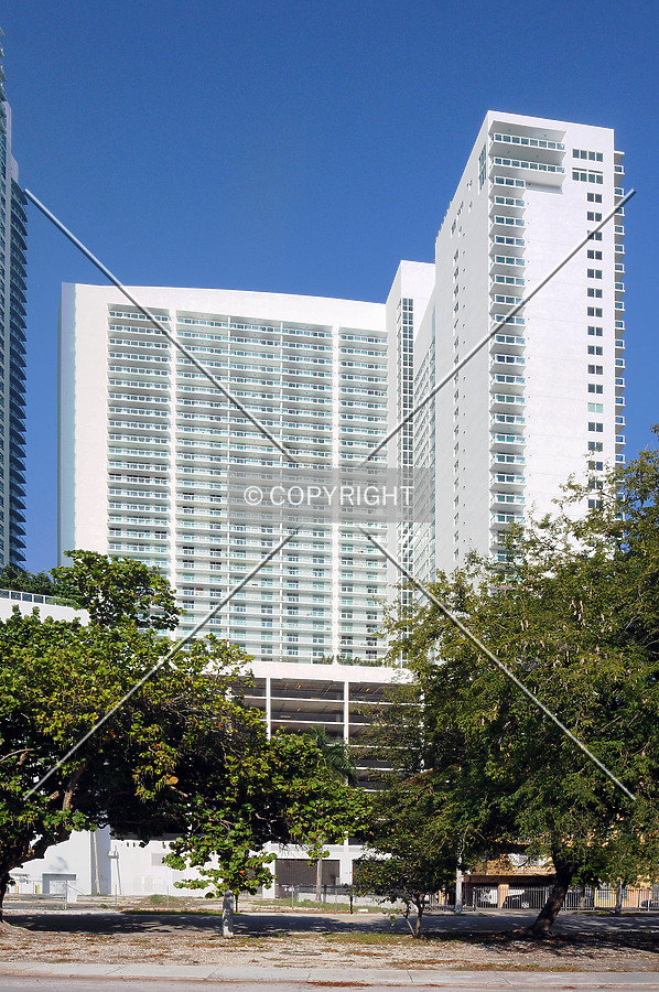 1800 Club by Jorge Molina