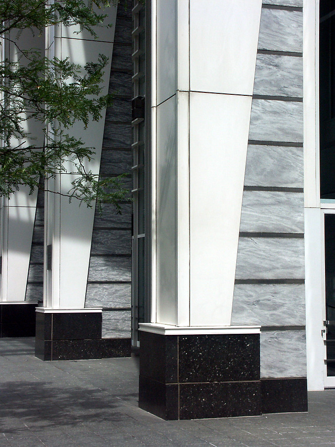 Chicago Title & Trust Building by Nate Lindsey