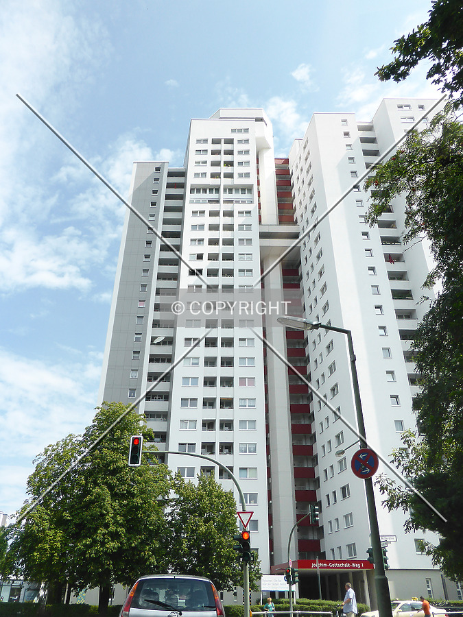 Joachim-Gottschalk-Weg 1 by Nephilim