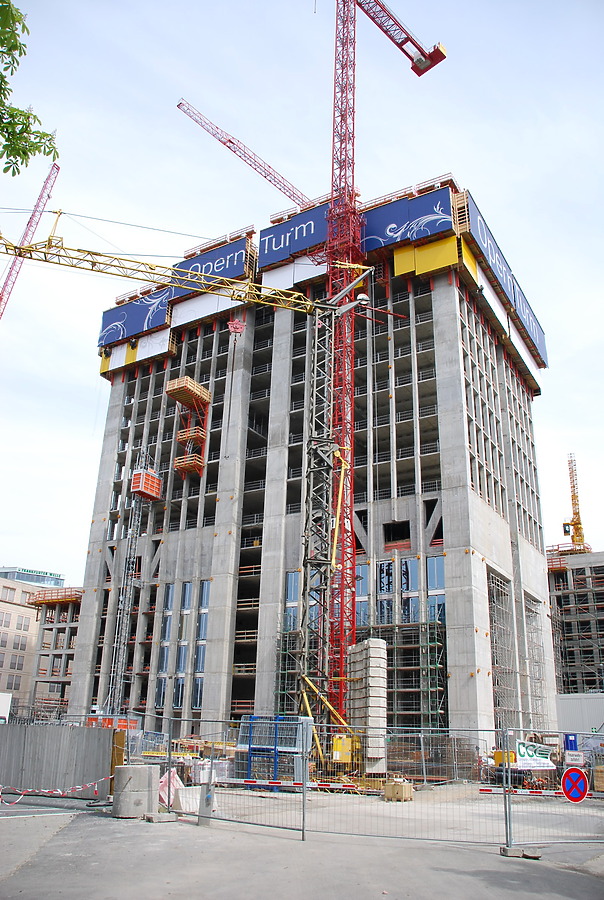 OpernTurm by Huopa