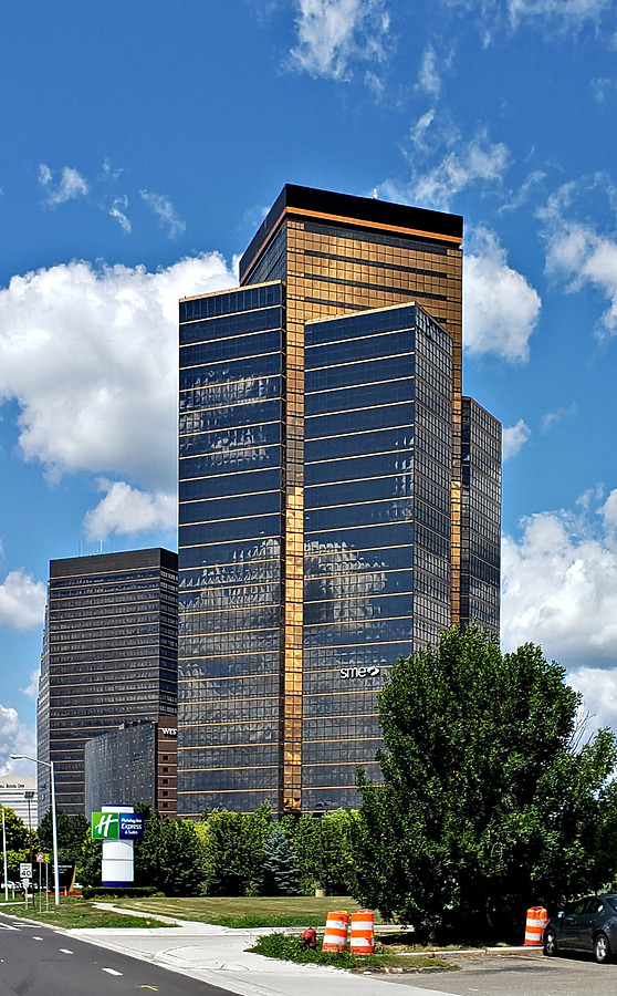 1000 Town Center by Ryan Hildebrand