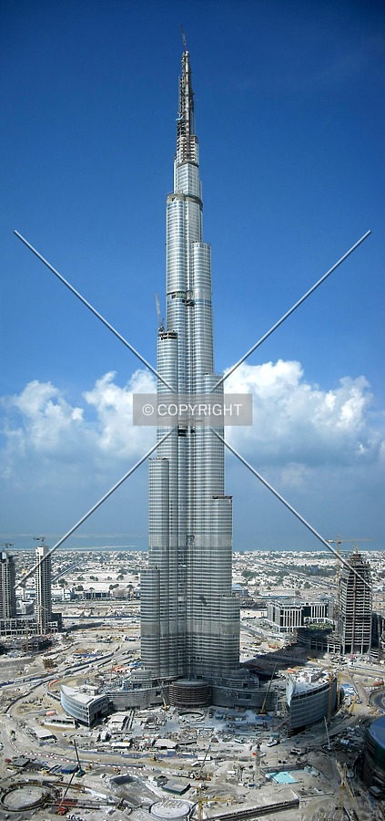 Burj Khalifa by Arvin Daeizadeh