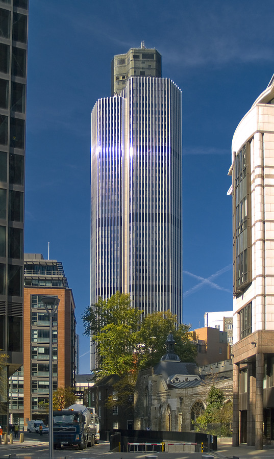 Tower 42 by Cesar Serrano