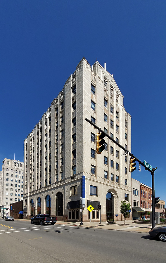 Richland Bank Building by Ryan Hildebrand