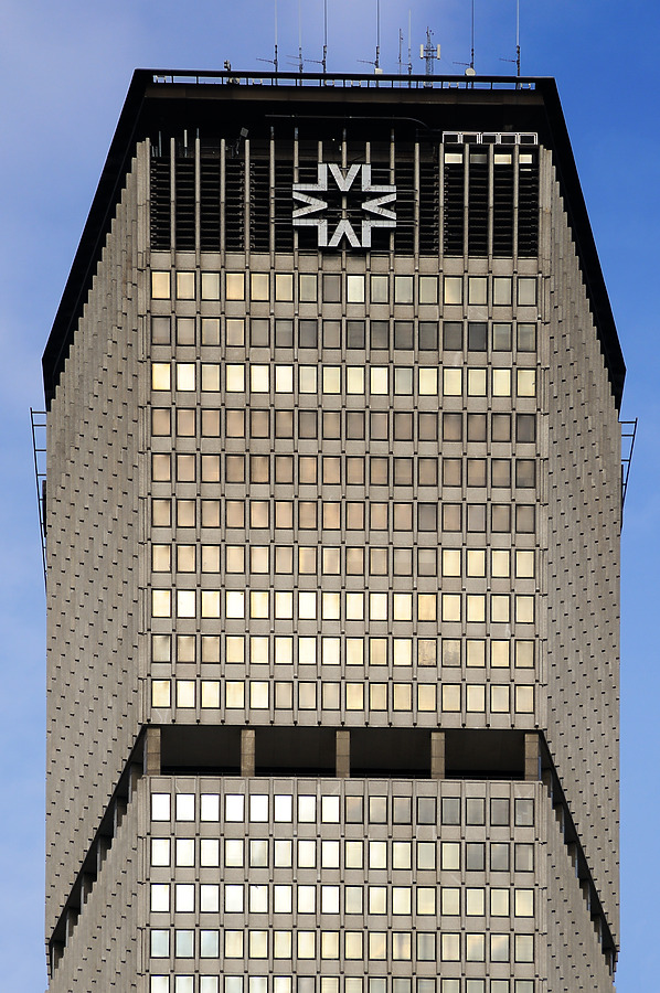 MetLife Building by David Guija