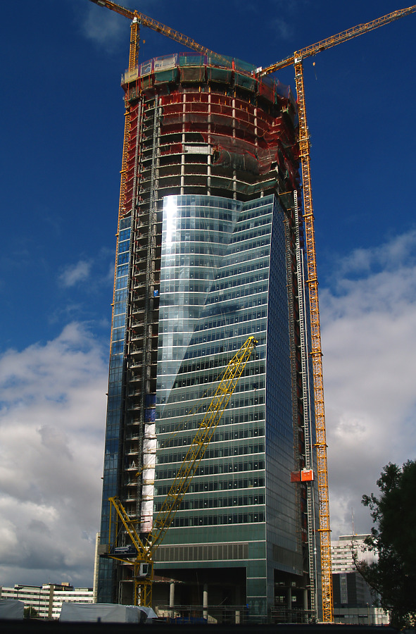 Torre Espacio by Cesar Serrano