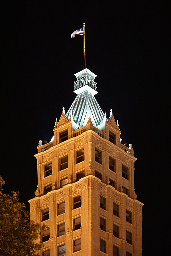 Lincoln American Tower by Ryan Hildebrand