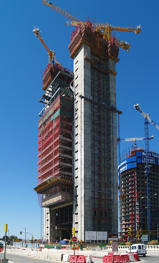 Torre Caja Madrid by Cesar Serrano