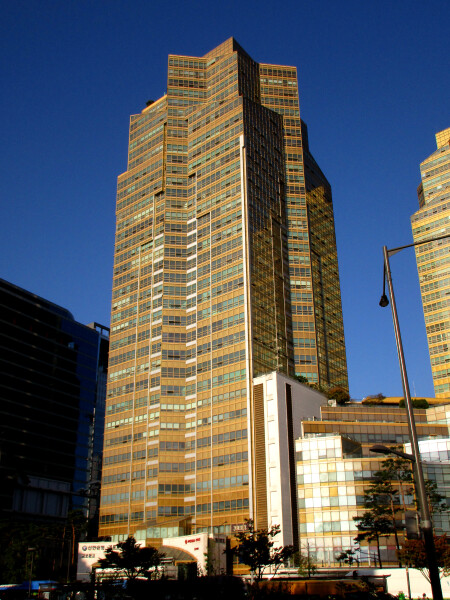 Lotte Castle Gold 102