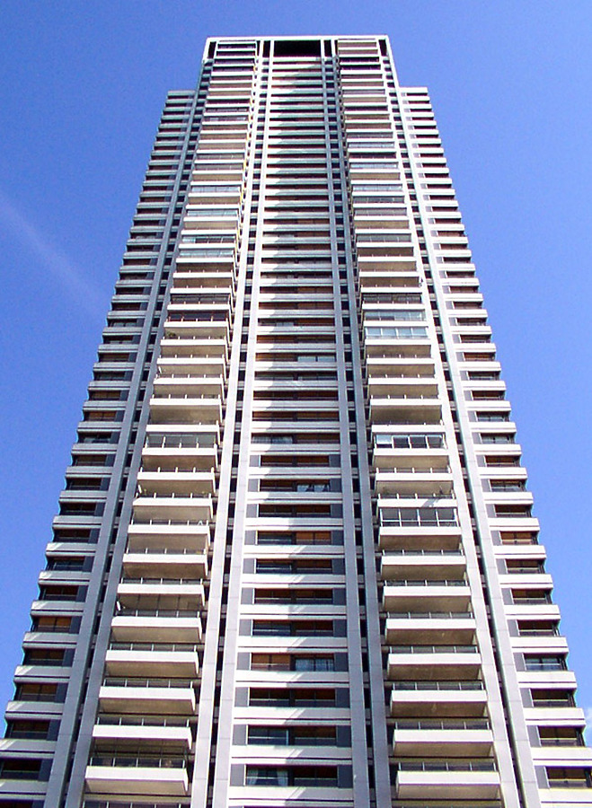 Torre Le Parc by Daniel Kieckhefer