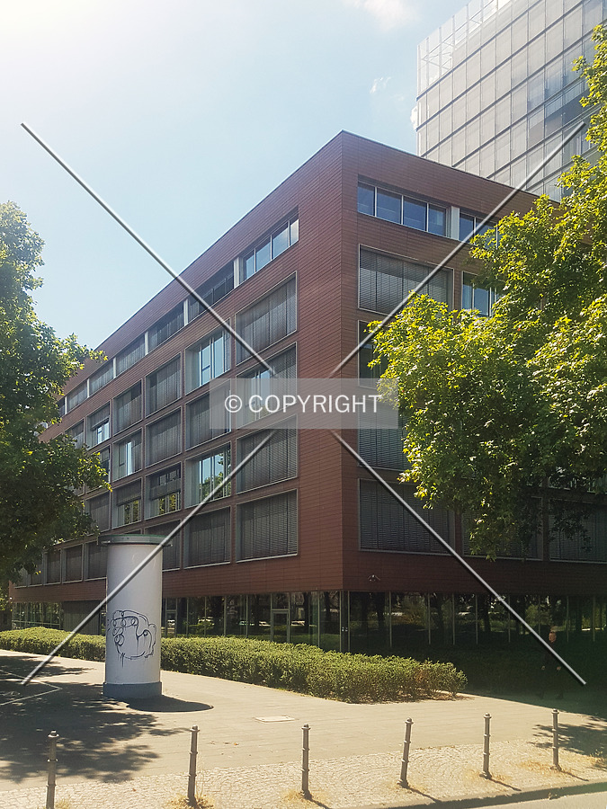 Allianz-Kai by Nephilim