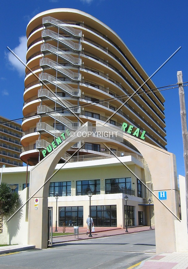 Hotel Puente Real by Victor Carcedo