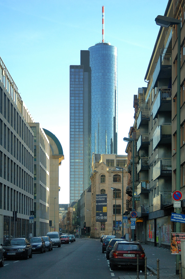 MAIN TOWER by David Guija
