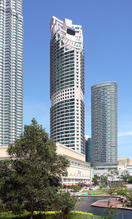 Menara Maxis by Wilson Ling