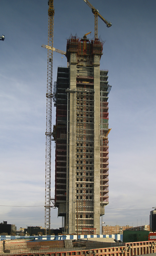 Torre Caja Madrid by Cesar Serrano
