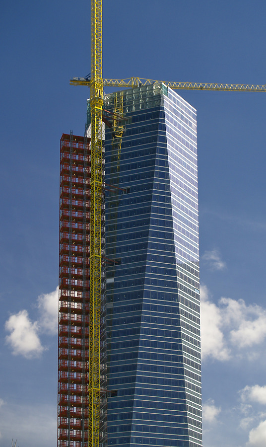 Torre de Cristal by Cesar Serrano