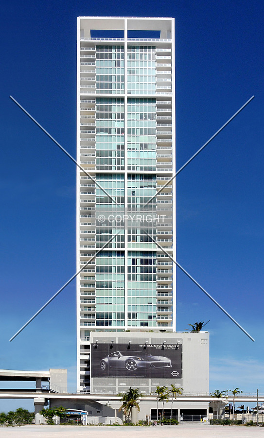 Ten Museum Park by Jorge Molina