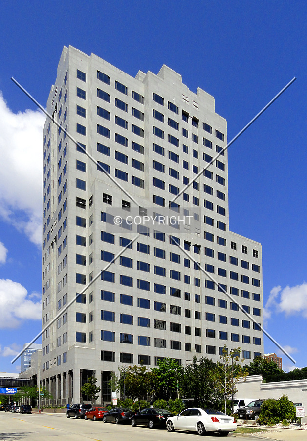 Northwestern Mutual Tower by Chris Patriarca