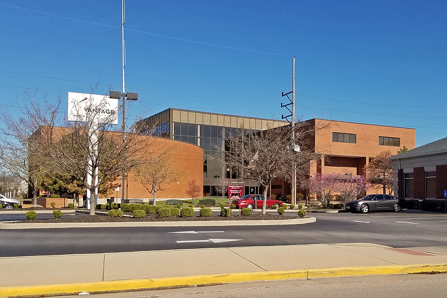 East Saint Louis City Hall by Ryan Hildebrand