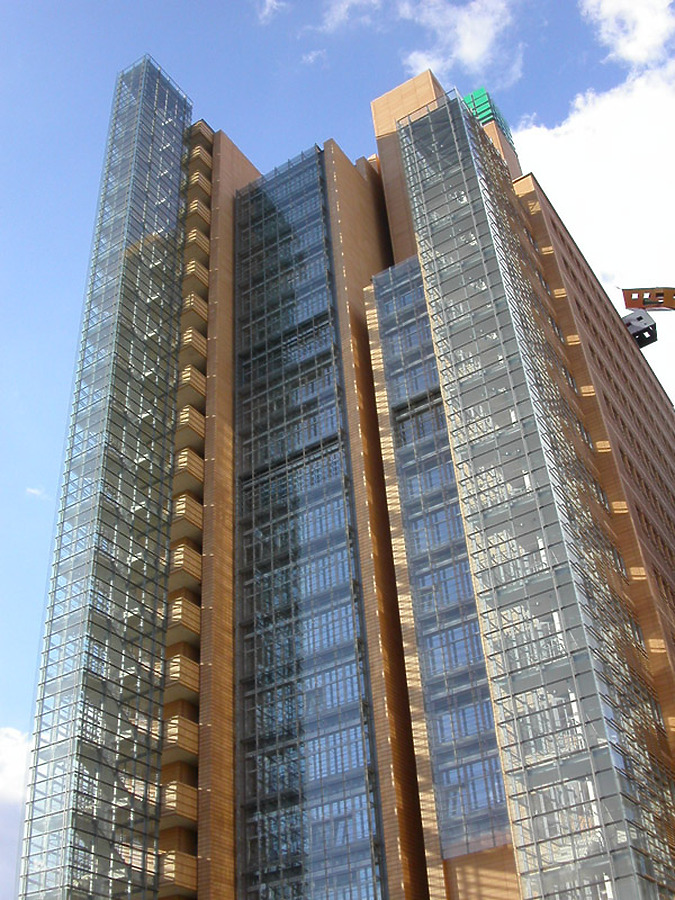 Debis Tower by Cesar Serrano