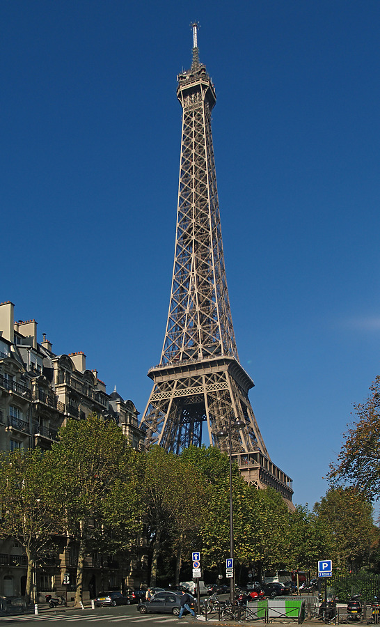 Tour Eiffel by Cesar Serrano