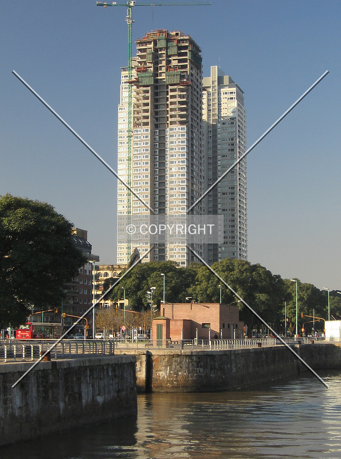 Torre del Boulevard by Maximiliano Buono