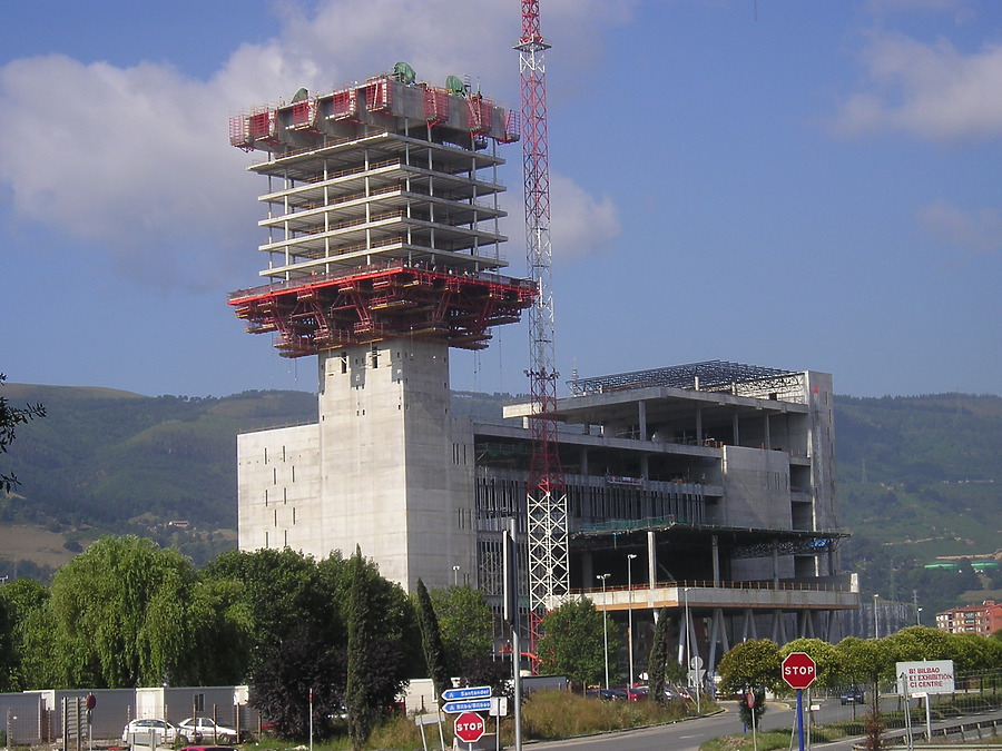 Torre BEC by Mikel Allende