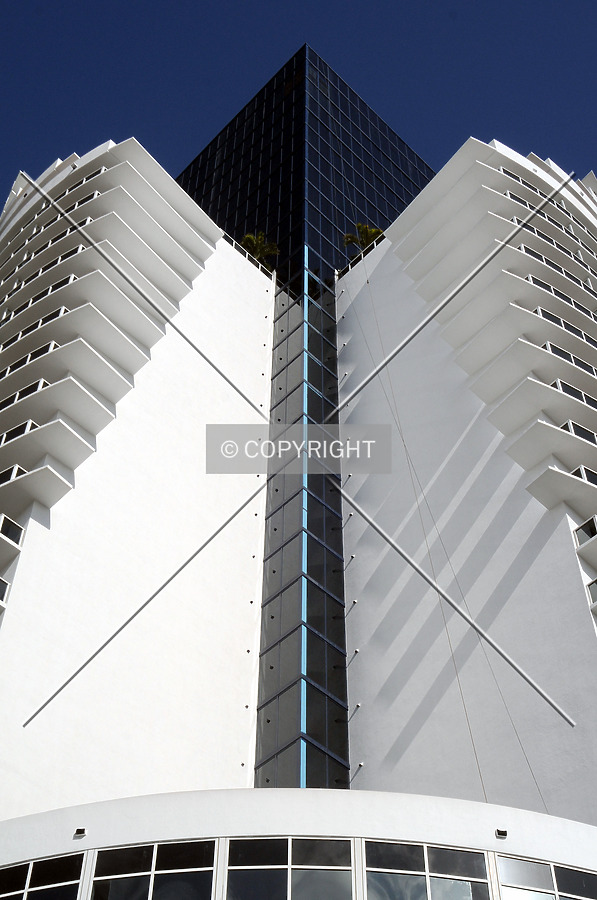 Trump International Sonesta Beach Resort by Jorge Molina