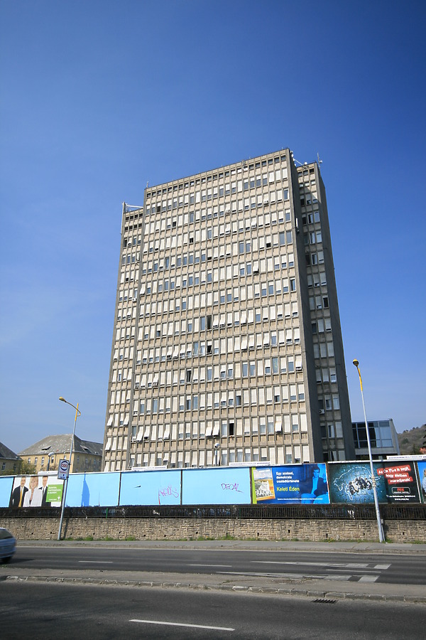 MTA Kutató ház by Kjetil Balog