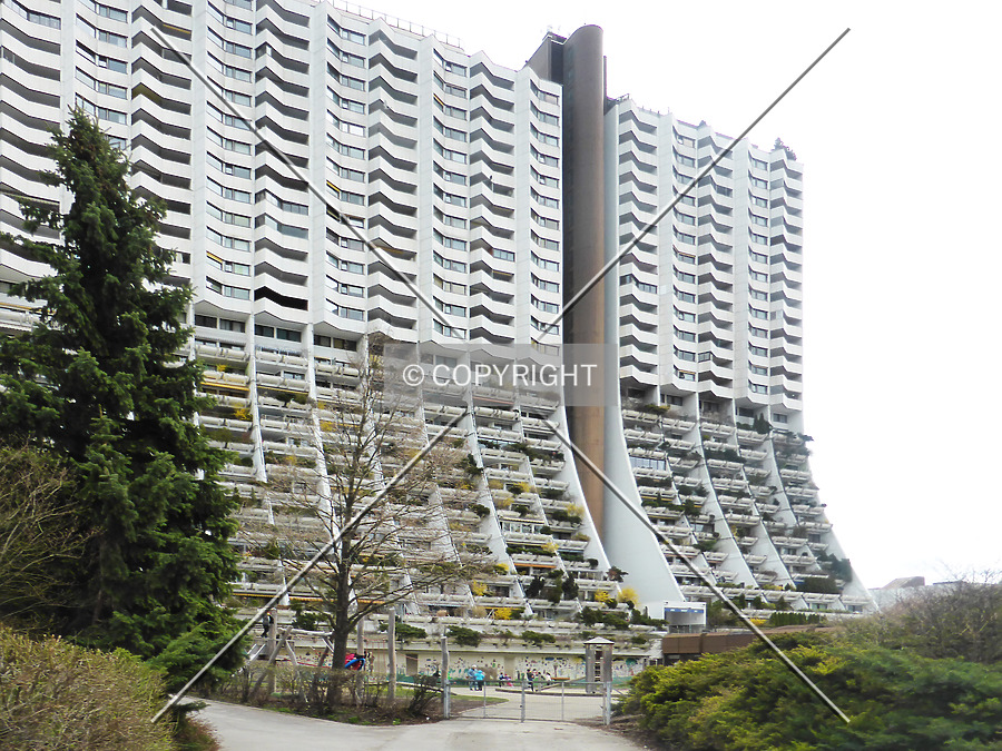Wohnpark Alterlaa - Block A1-A4 by Nephilim