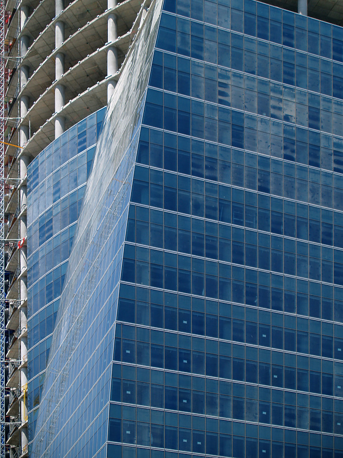 Torre Espacio by Cesar Serrano