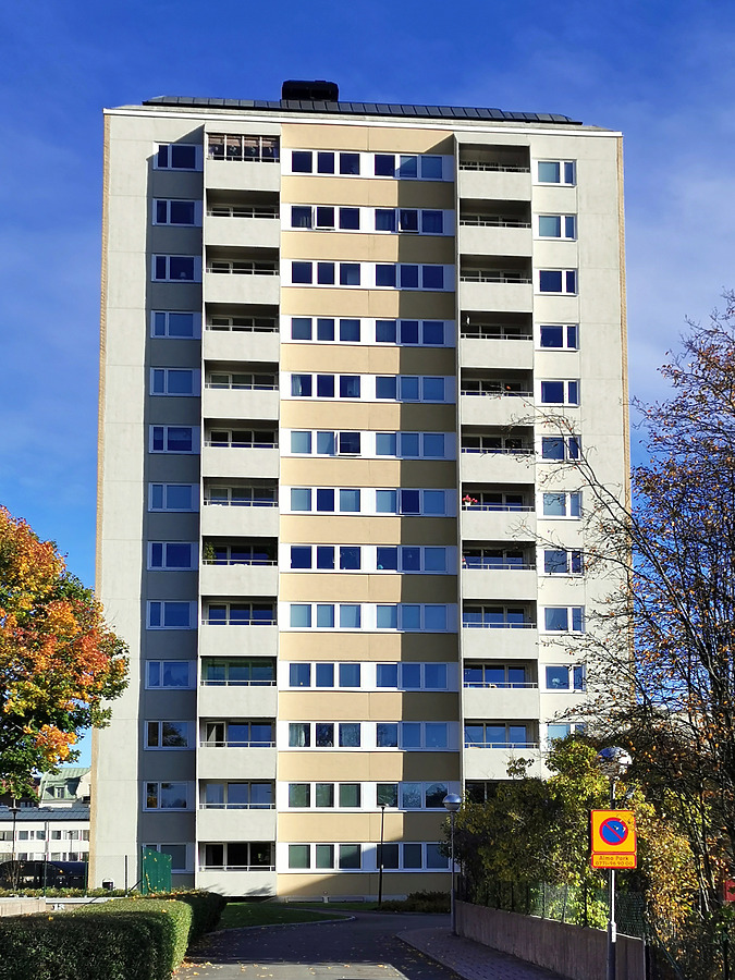 Drottninggatan 54 by Robin Spetz