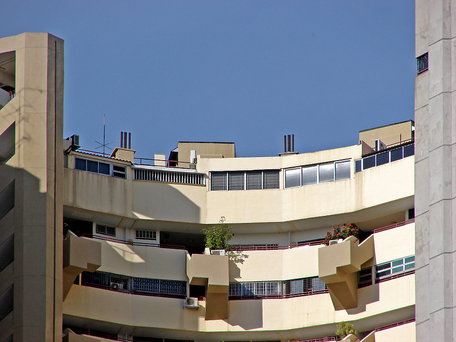 Pearl Bank Apartments by Horst Kiechle
