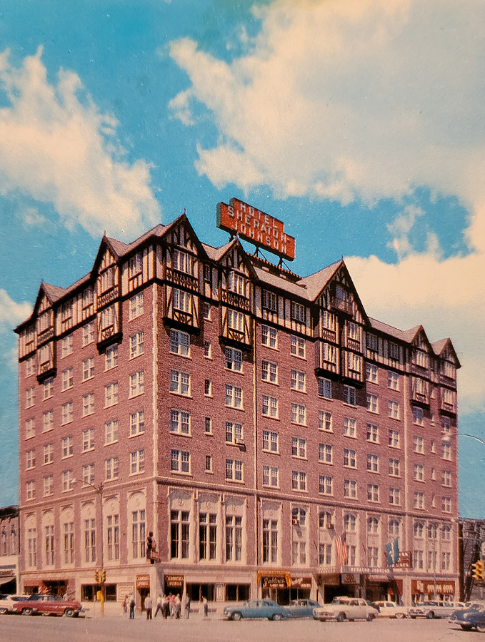 Hotel Alex Johnson by Lusterchrome