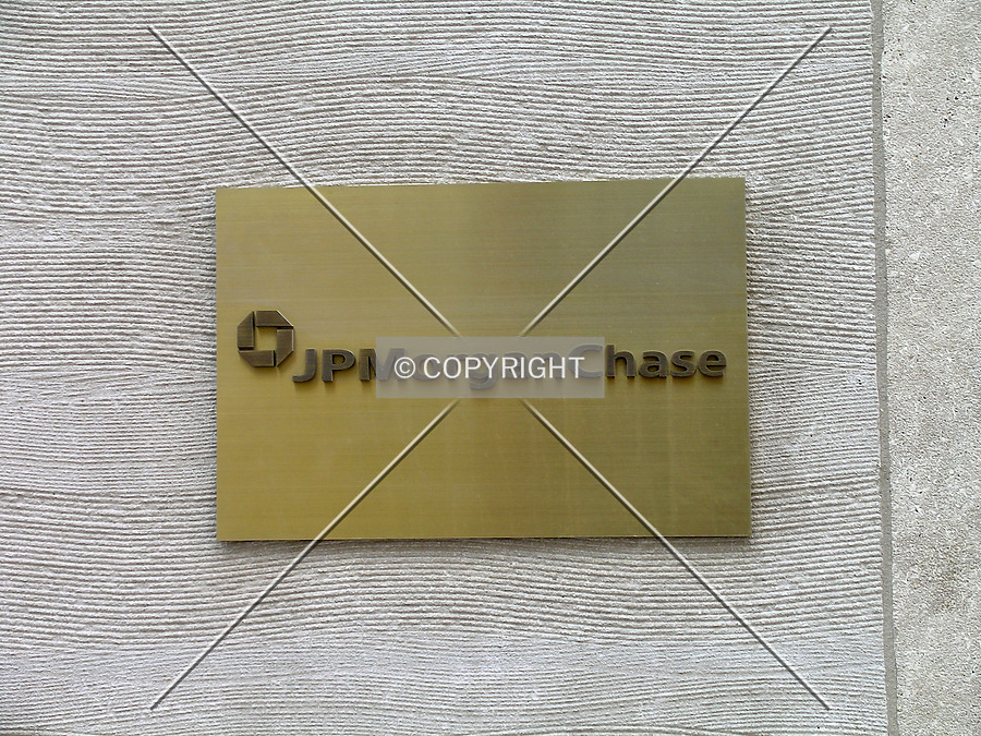 600 Travis by Serdica