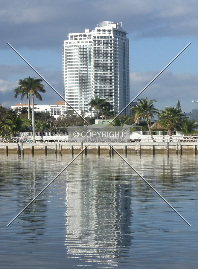 4 Midtown by Jorge Molina