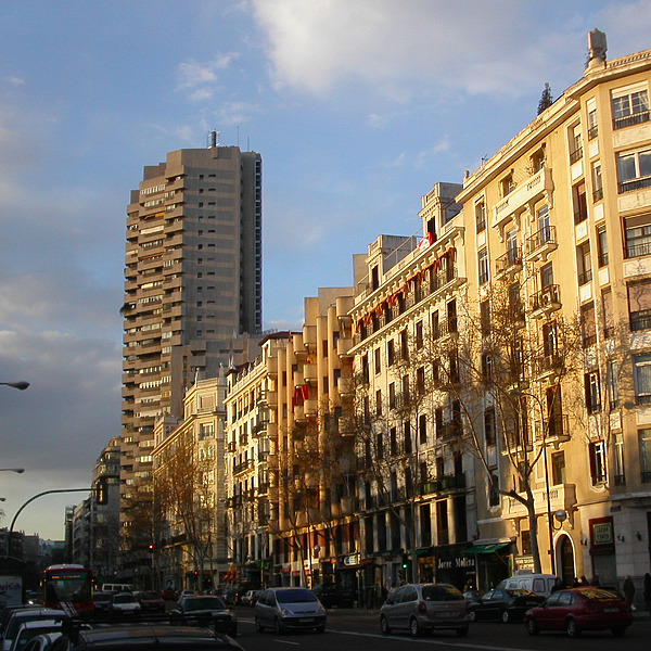 Torre de Valencia by Cesar Serrano