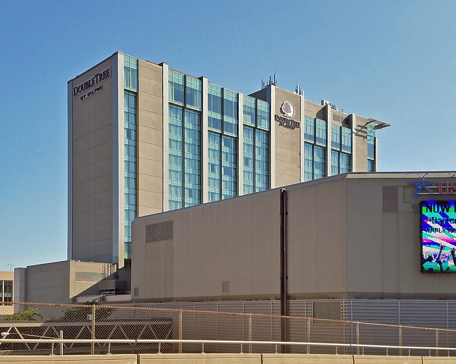 DoubleTree by Hilton Hotel Cedar Rapids Convention Complex by Ryan Hildebrand