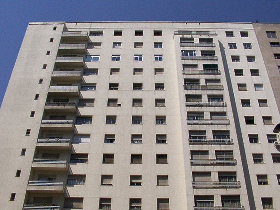 Edificio 14 de Mayo by Daniel Kieckhefer