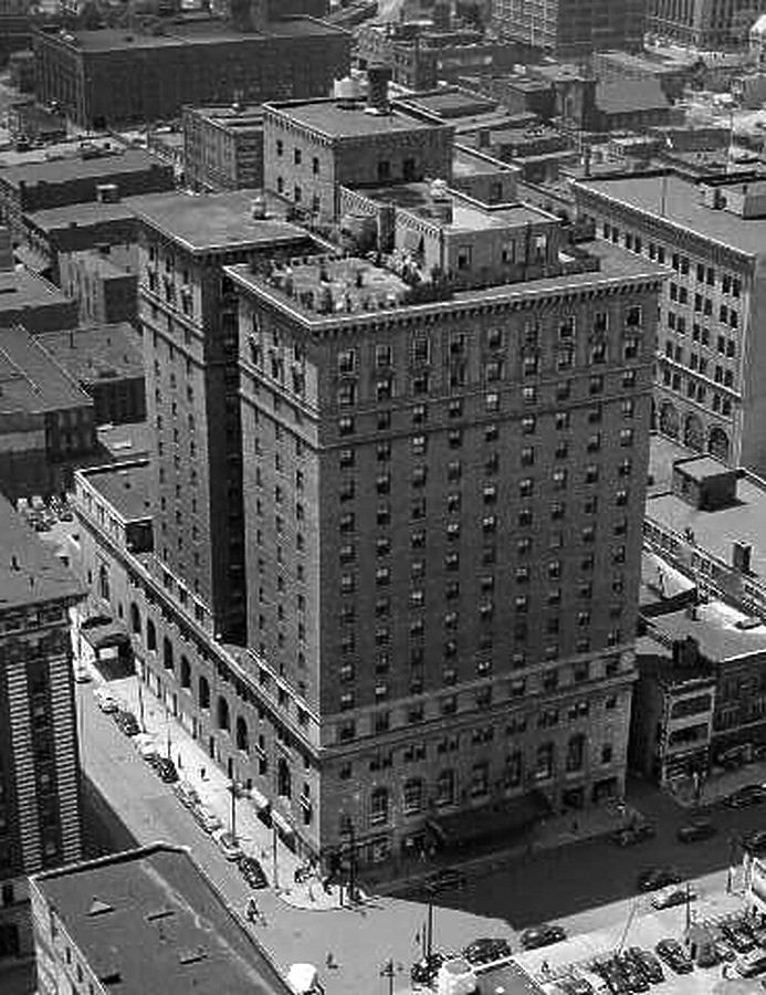 The Commodore Perry by courtesy of the Toledo-Lucas County Public Library, obtained from http:///images2.toledolibrary.org