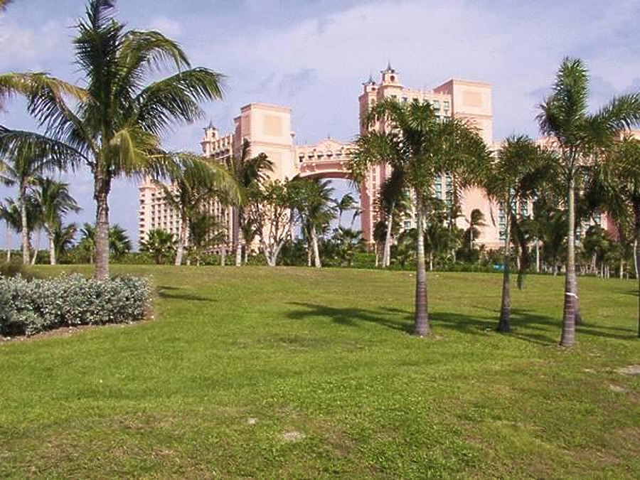 Atlantis Royal Tower East by Daniel Kieckhefer