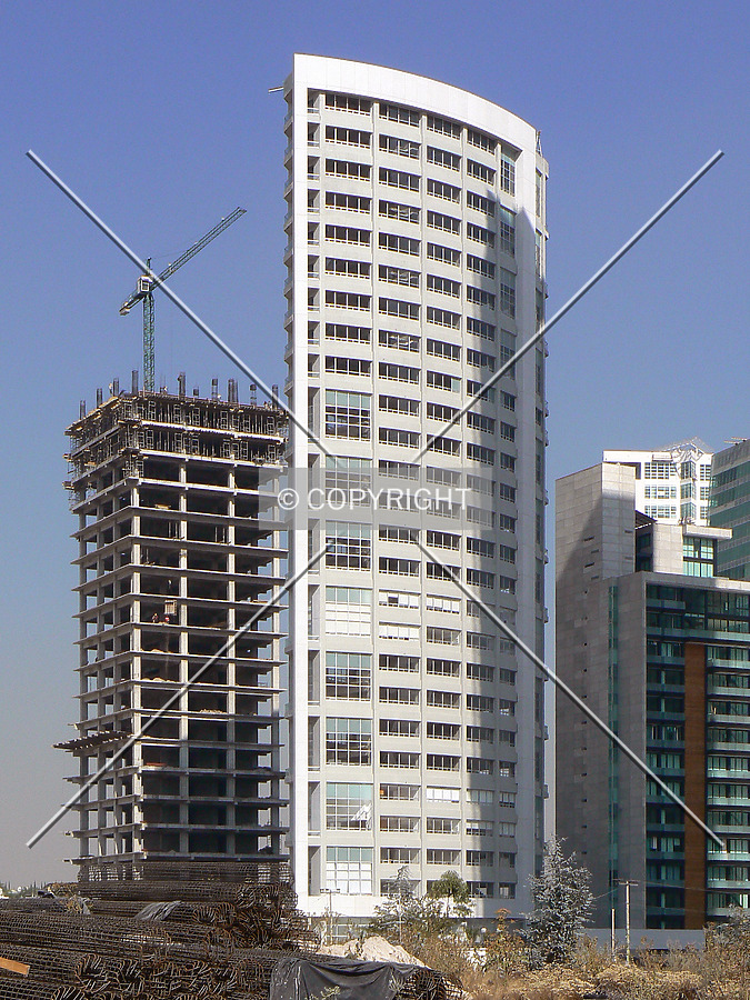 Torre Aura Puerta de Hierro by Luis Ibáñez
